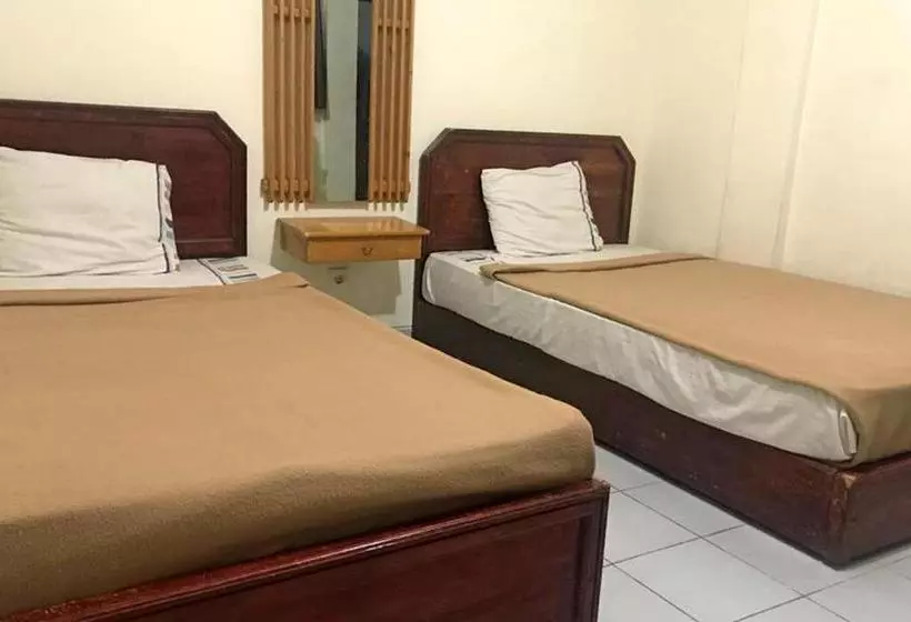 Hotelli Oyo 2787 Wisma Guci Kencana