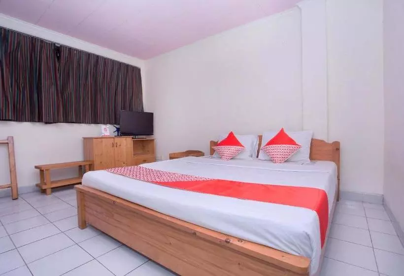 Hotelli Oyo 2787 Wisma Guci Kencana