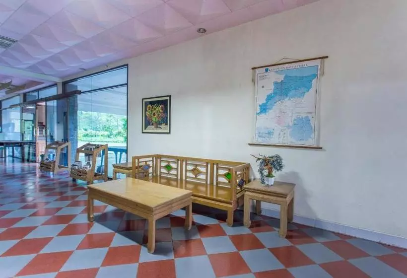 Hotelli Oyo 2787 Wisma Guci Kencana