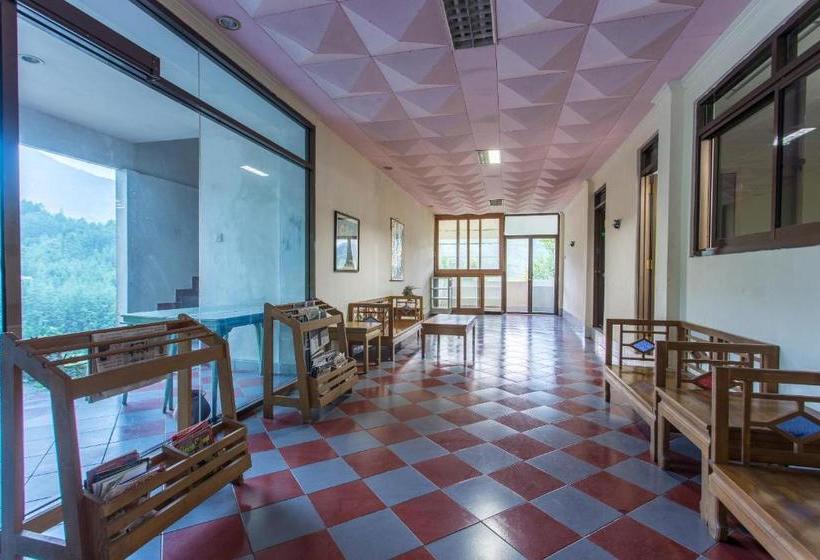 Hotel Oyo 2787 Wisma Guci Kencana