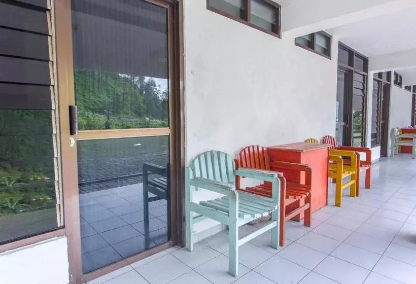 Hotelli Oyo 2787 Wisma Guci Kencana