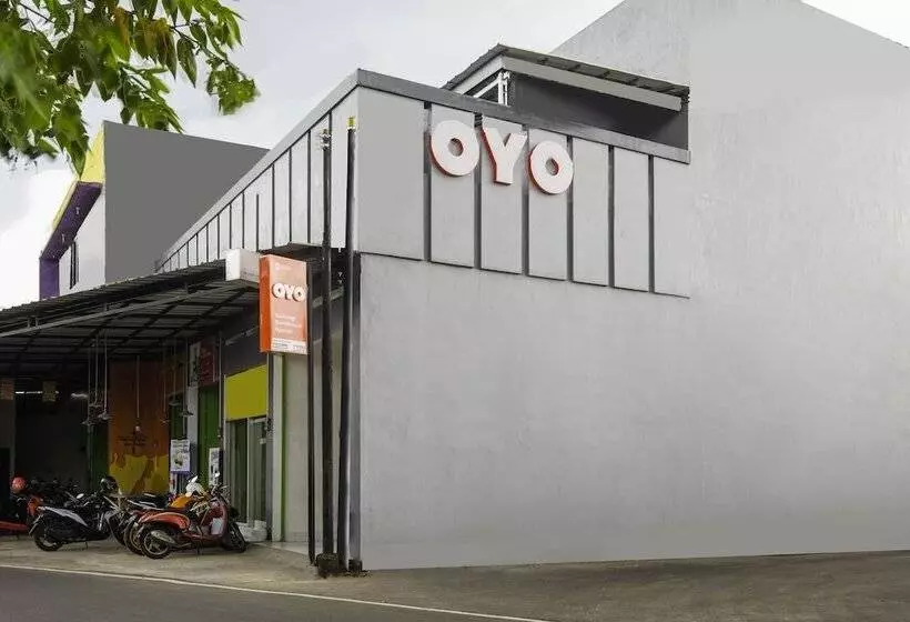 Hotelli Siliwangi Guest House Syariah Tasikmalaya Mitra Reddoorz