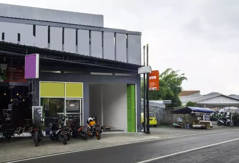 Hotelli Siliwangi Guest House Syariah Tasikmalaya Mitra Reddoorz