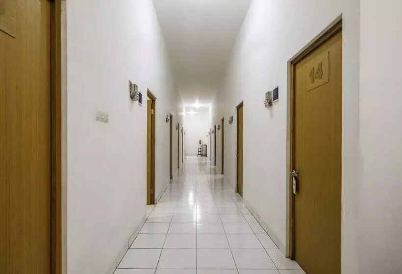 Hotelli Siliwangi Guest House Syariah Tasikmalaya Mitra Reddoorz