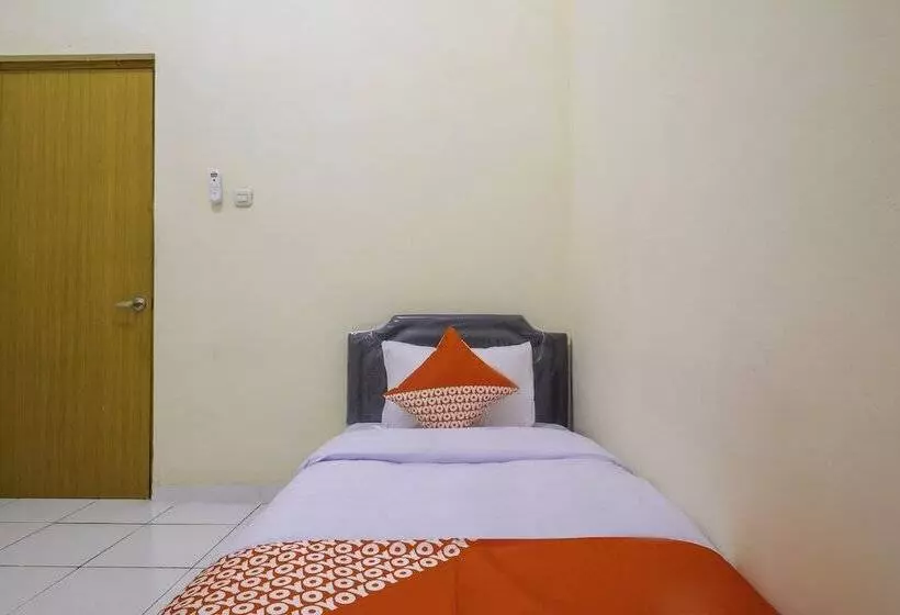 Hotelli Siliwangi Guest House Syariah Tasikmalaya Mitra Reddoorz