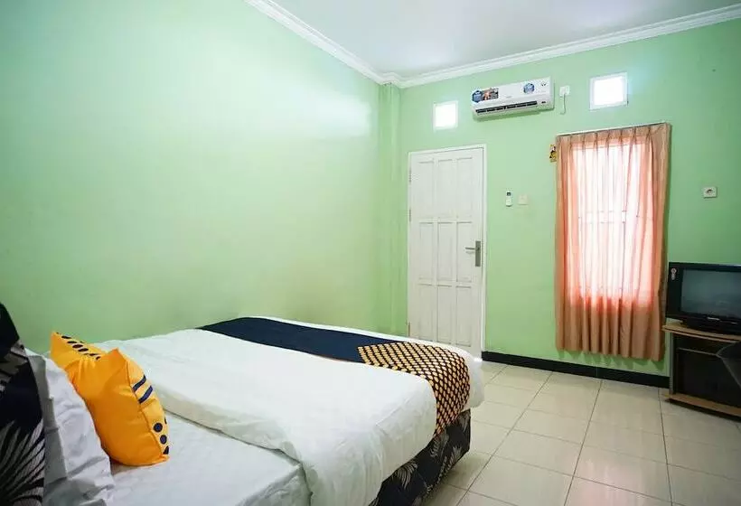 Hotelli Spot On 2729 Marzan Syariah Guest House