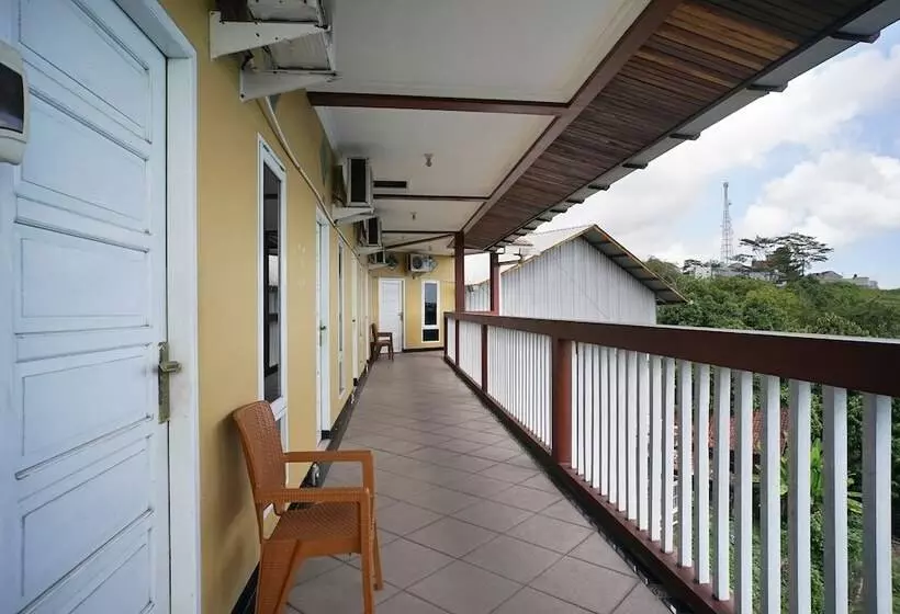 Hotelli Spot On 2729 Marzan Syariah Guest House