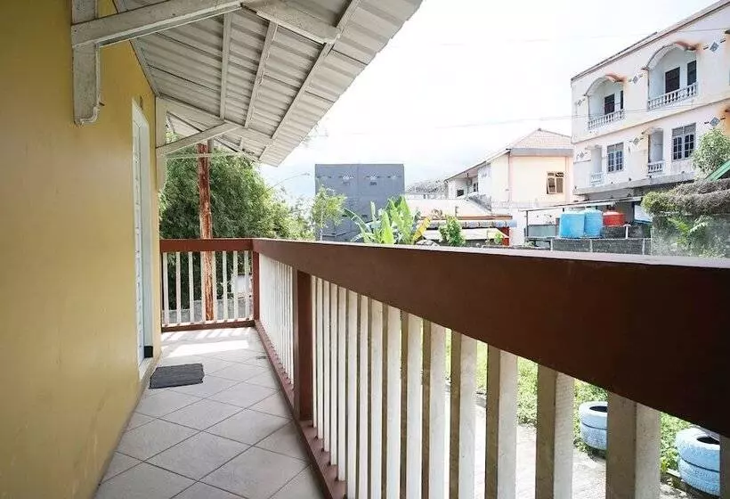 Hotelli Spot On 2729 Marzan Syariah Guest House