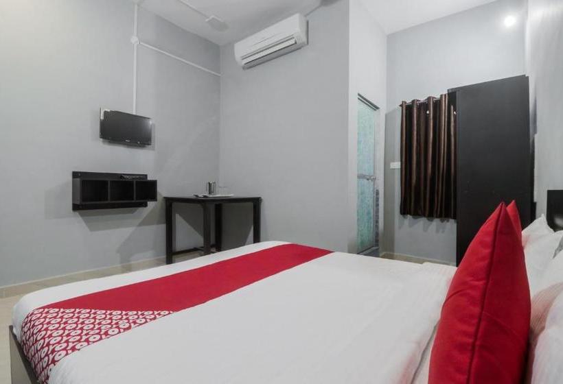 Hotel Oyo 48801 Golden Leaf