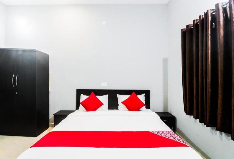 Hotel Oyo 48801 Golden Leaf