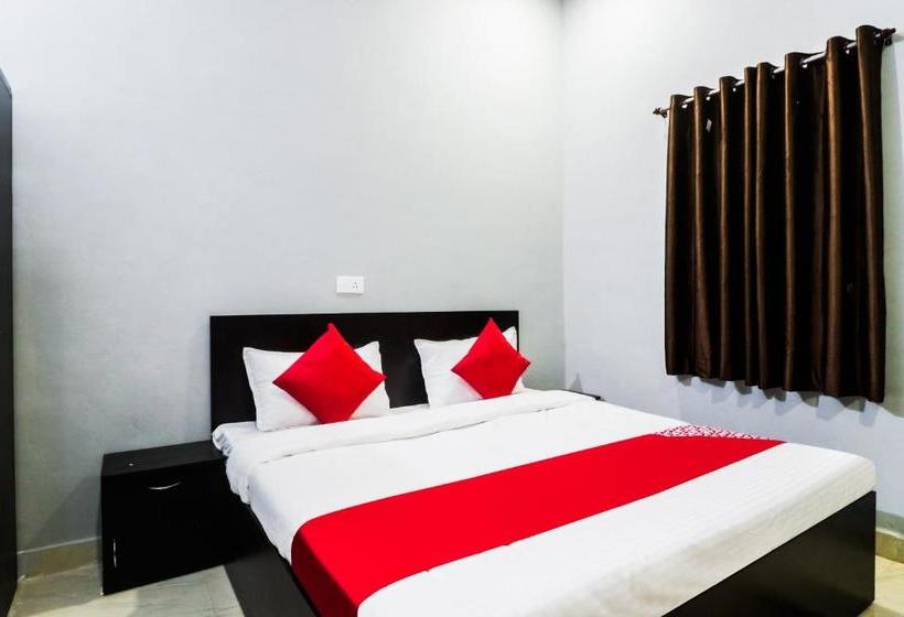 Hotel Oyo 48801 Golden Leaf