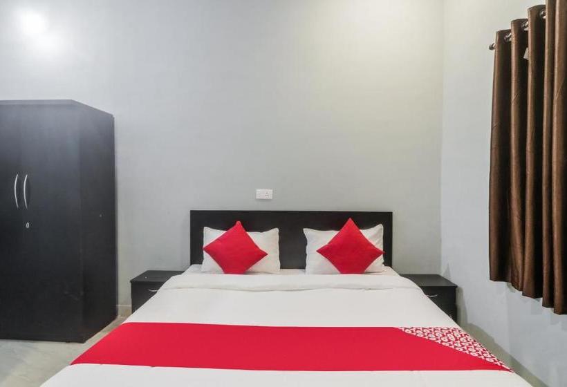 Hotel Oyo 48801 Golden Leaf