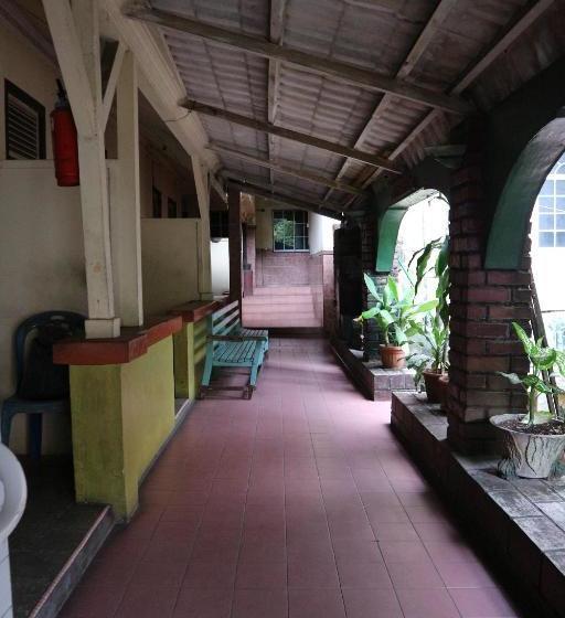 Spot On 2685 Hotel Surya