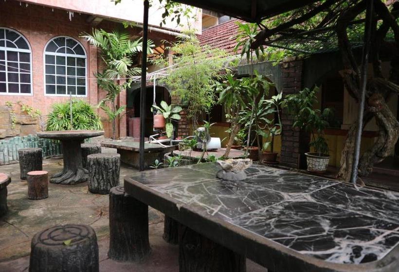 Spot On 2685 Hotel Surya