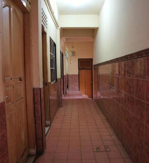 Spot On 2685 Hotel Surya