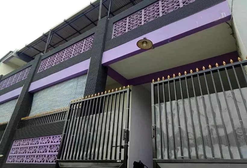 Hotelli Spot On 2714 Omah Ayu Syariah