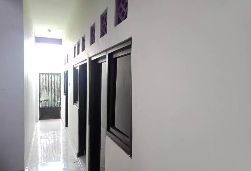 Hotelli Spot On 2714 Omah Ayu Syariah