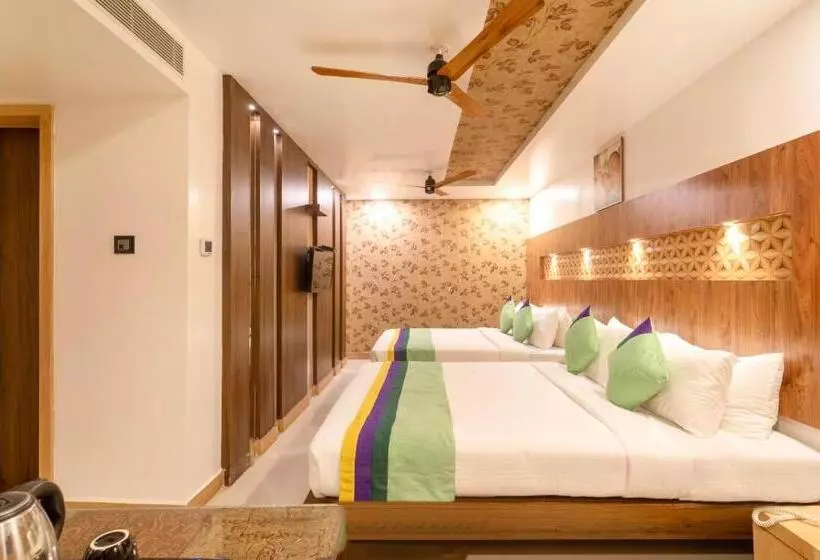 Hotelli Treebo Golden Swan Airport Free Pick & Drop