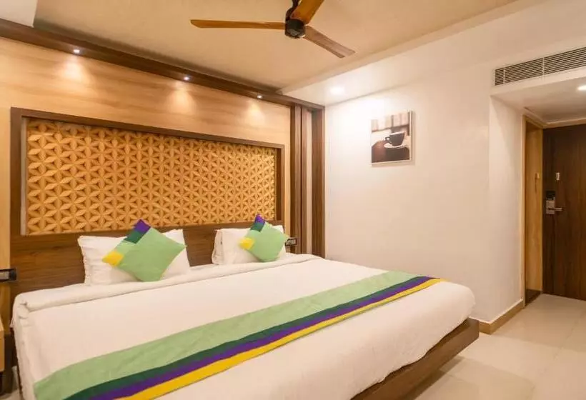 Hotelli Treebo Golden Swan Airport Free Pick & Drop