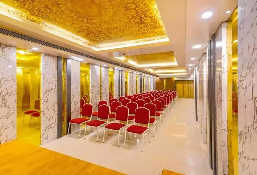 Hotelli Treebo Golden Swan Airport Free Pick & Drop