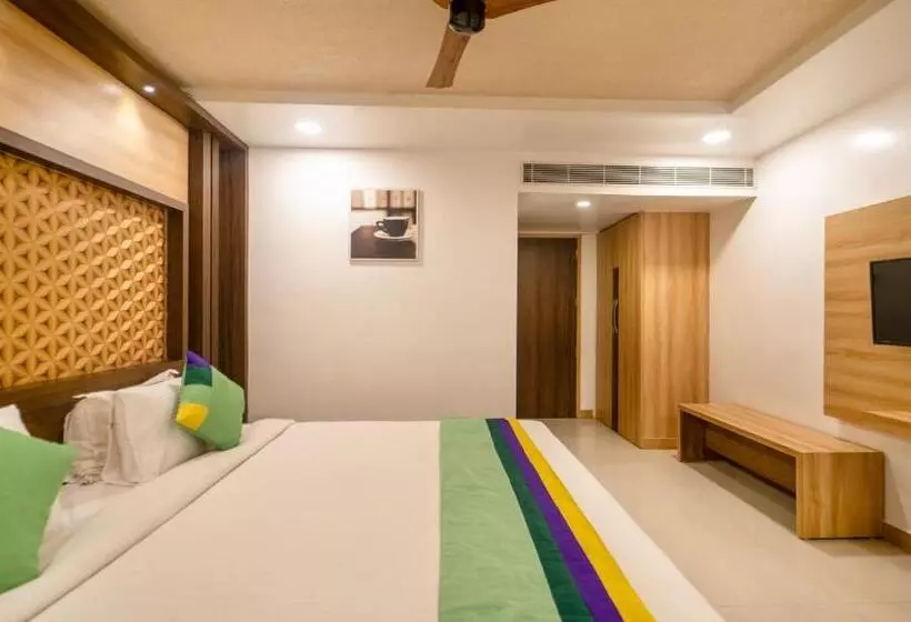 Hotelli Treebo Golden Swan Airport Free Pick & Drop