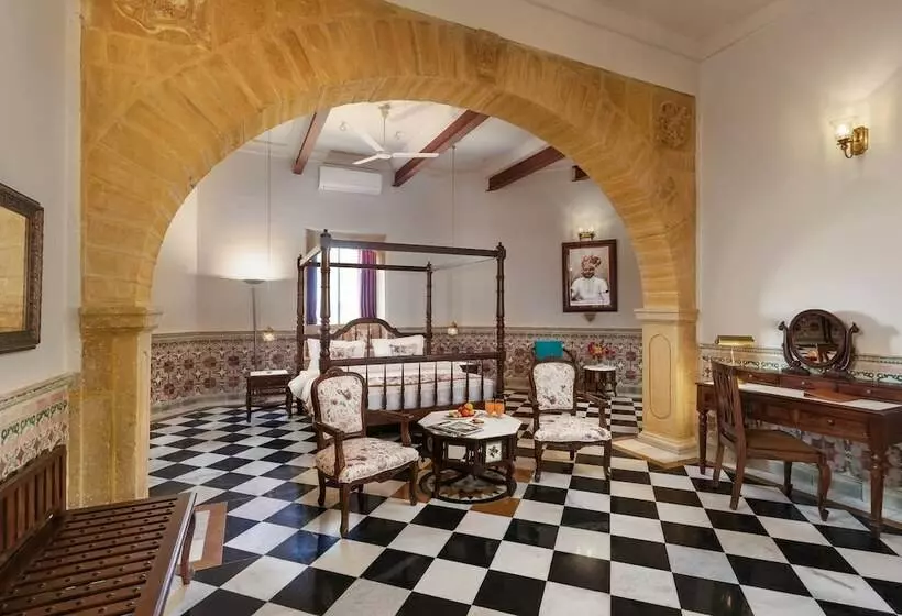 ホテル Welcomheritage Mohangarh Fort