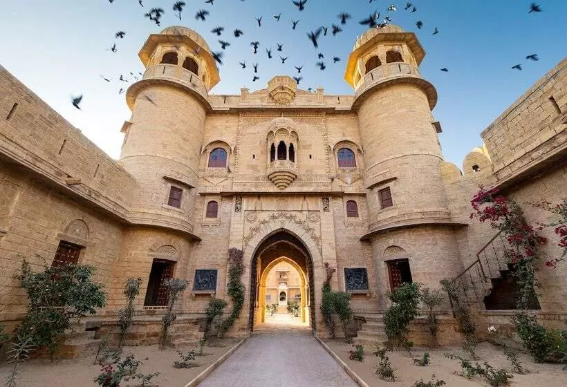 ホテル Welcomheritage Mohangarh Fort