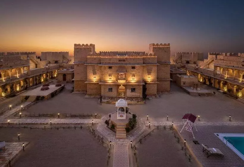 ホテル Welcomheritage Mohangarh Fort