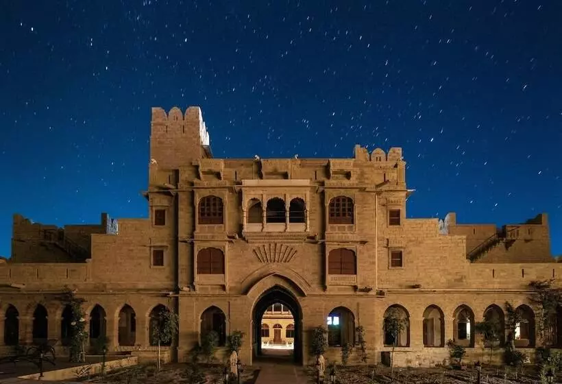 ホテル Welcomheritage Mohangarh Fort