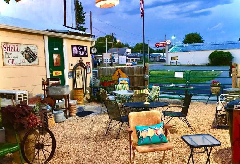 مُتل Rockwood Motor Court