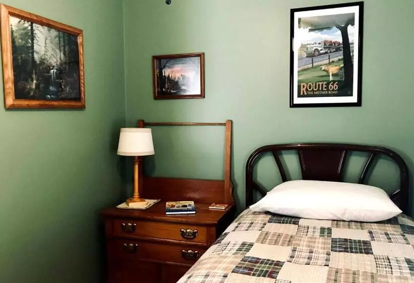 مُتل Rockwood Motor Court