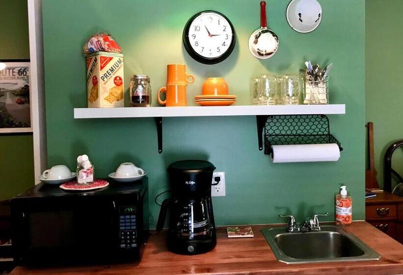 مُتل Rockwood Motor Court