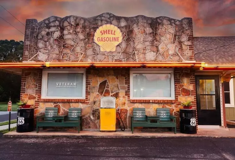 مُتل Rockwood Motor Court