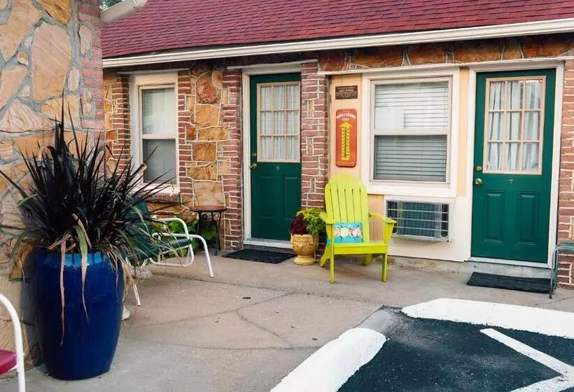 مُتل Rockwood Motor Court