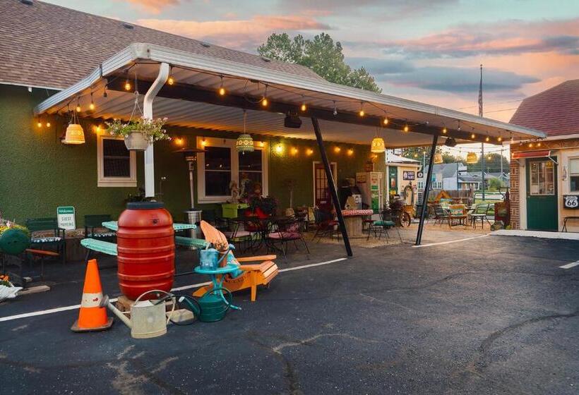 مُتل Rockwood Motor Court