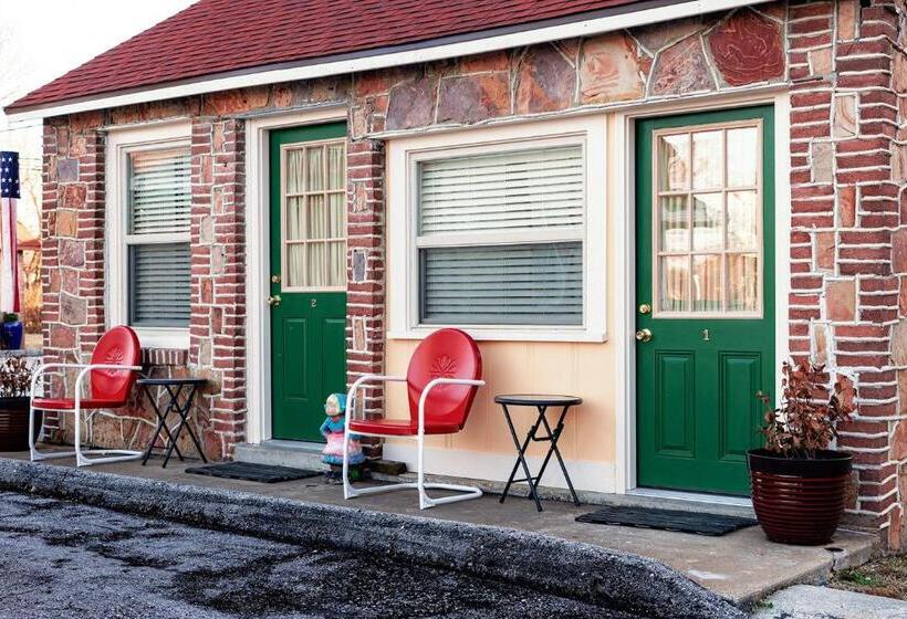 مُتل Rockwood Motor Court