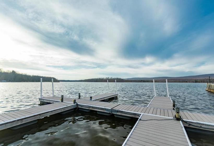 Crown Resorts At The Poconos