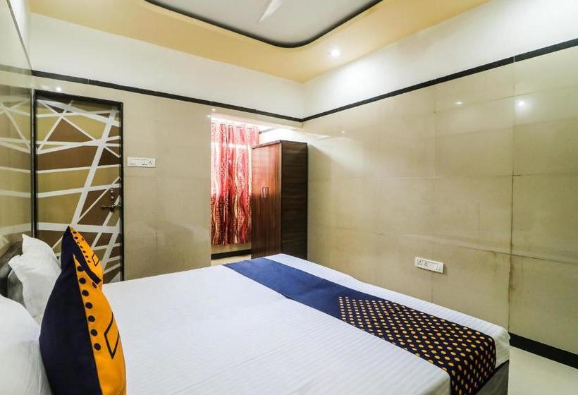 فندق Spot On 65446 Kingston