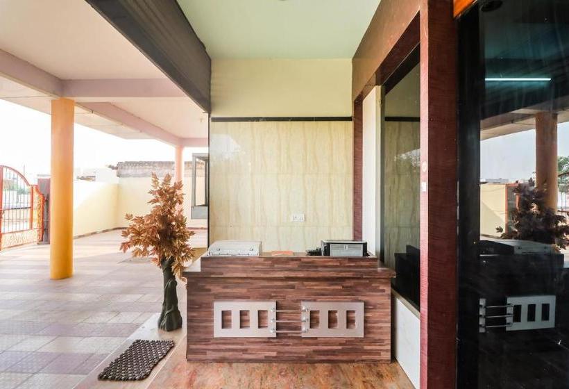 فندق Spot On 65446 Kingston