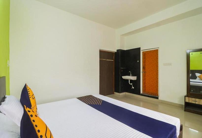 فندق Spot On 65446 Kingston