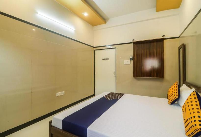 فندق Spot On 65446 Kingston