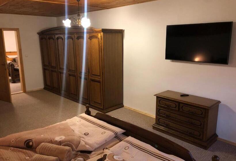 ペンション Kubovka 63