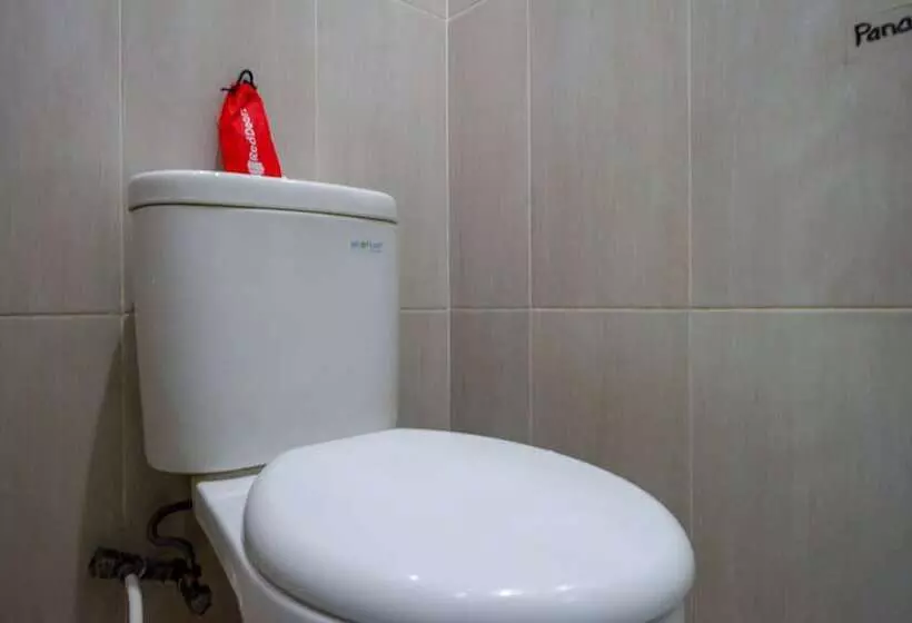 Reddoorz @ Hotel Bravo Pantai Kamali Bau Bau