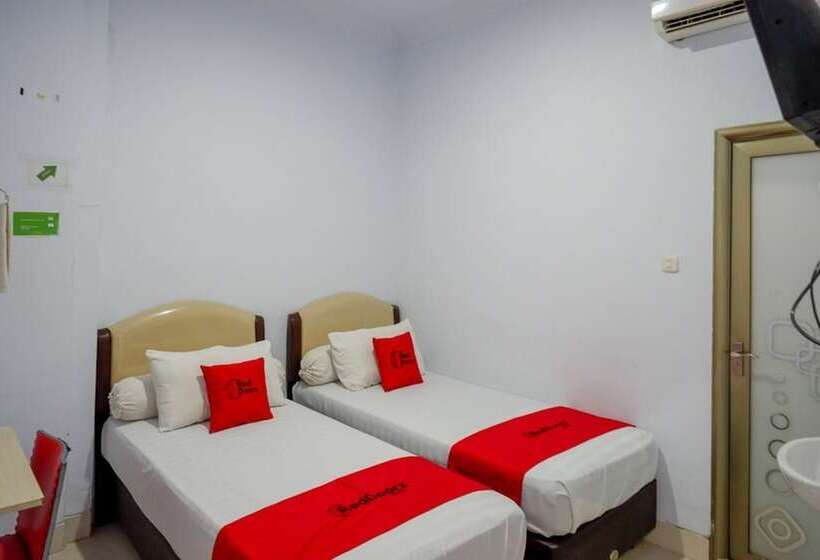 Reddoorz @ Hotel Bravo Pantai Kamali Bau Bau