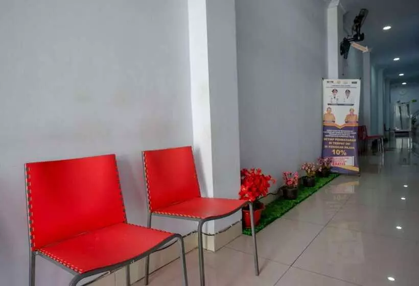 Reddoorz @ Hotel Bravo Pantai Kamali Bau Bau