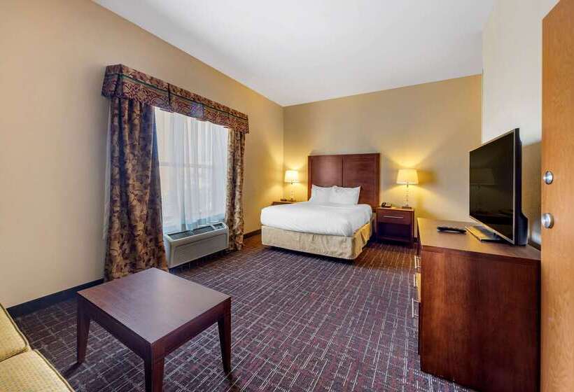 酒店 Comfort Inn & Suites Shawnee North Near I40