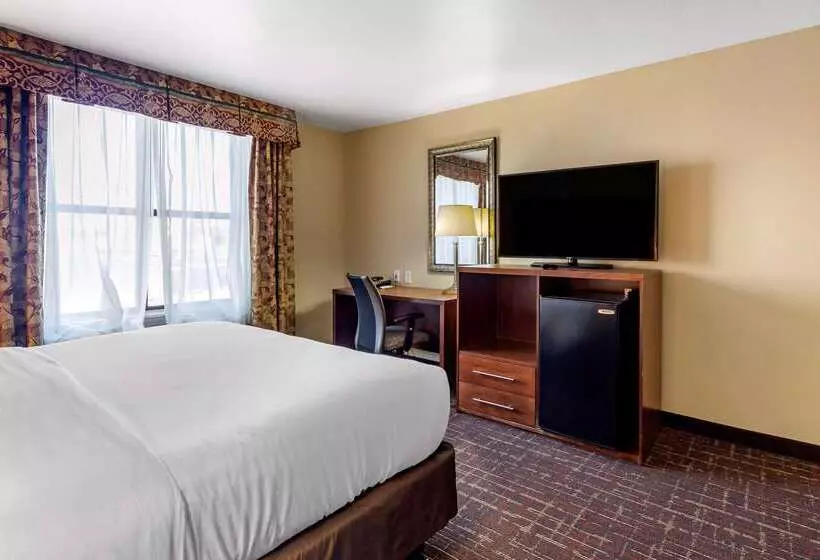 호텔 Comfort Inn & Suites Shawnee North Near I40