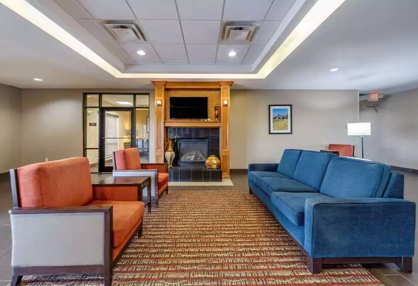 호텔 Comfort Inn & Suites Shawnee North Near I40