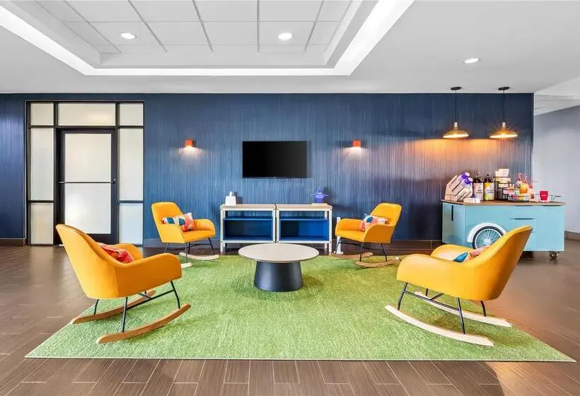 ホテル Comfort Inn & Suites Shawnee North Near I40