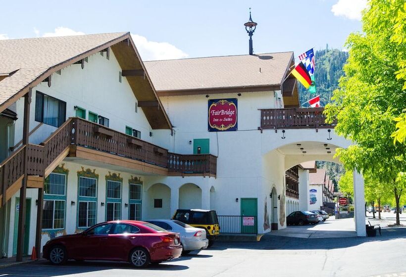 هتل Fairbridge Inn & Suites